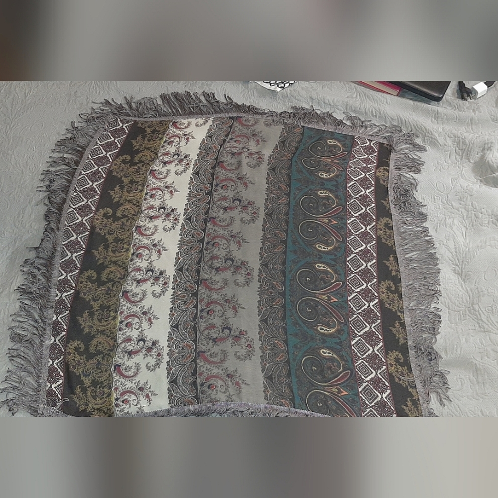 Rayon Scarf with Tassels - Picture 6 of 12